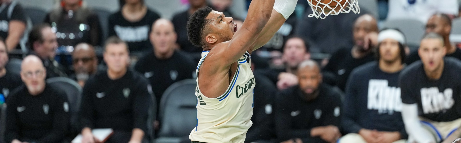 开云体育-休赛期再战！队记：森林狼可能在今年夏天再次尝试引进字母哥