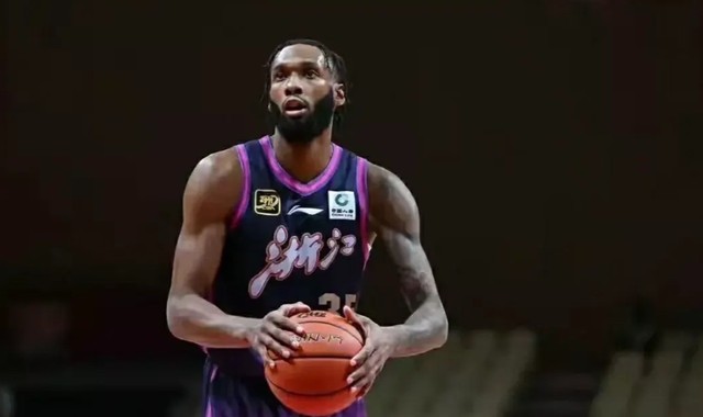 CBA最新消息！曝顶级外援加盟辽宁男篮，上海男篮留用弗格