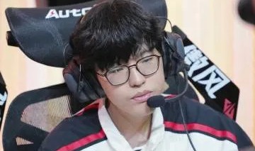 真人-选下狼人稳定惩戒拿龙，今天JieJie的状态是否有点火热？